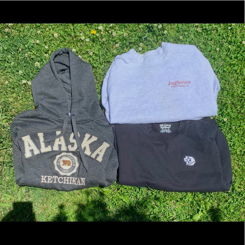 🌙Crewneck and Hoodie Bundle!